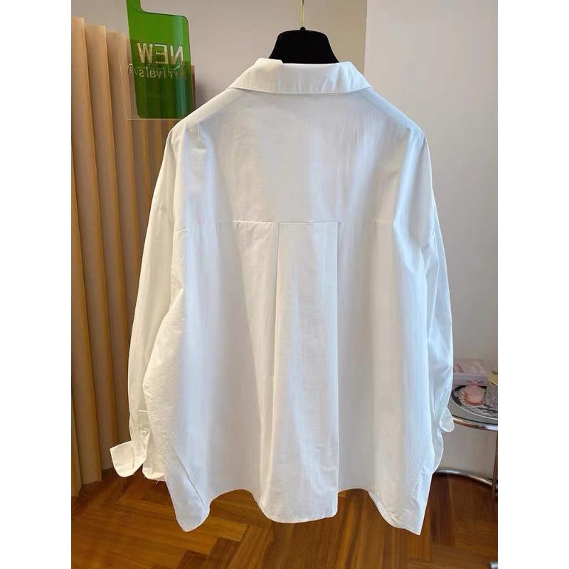Pohodlná a všestranná retro nová čínská košile s dlouhým rukávem a bílá košile s národním větrem a zapínáním na knoflíky, dámský designový smysl, volná všestranná košile