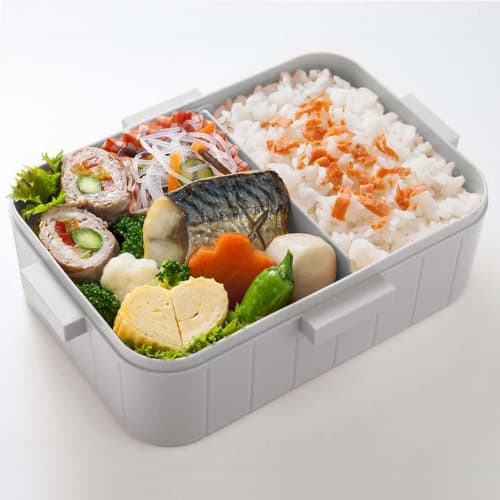 Skater Bento Box, My Neighbor Totoro Raspberry Design, 650ml, Antibacterial, 4-Point Lock, Women's, Made In Japan, YZFL7AG-A