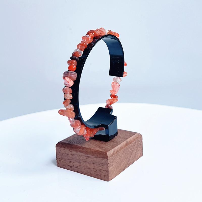 Kratzfester Holz-C-förmiger Uhrenhalter 1 Stück Schmuck-Ausstellungsständer für Armbandgeschäft Vitrinenverwendung