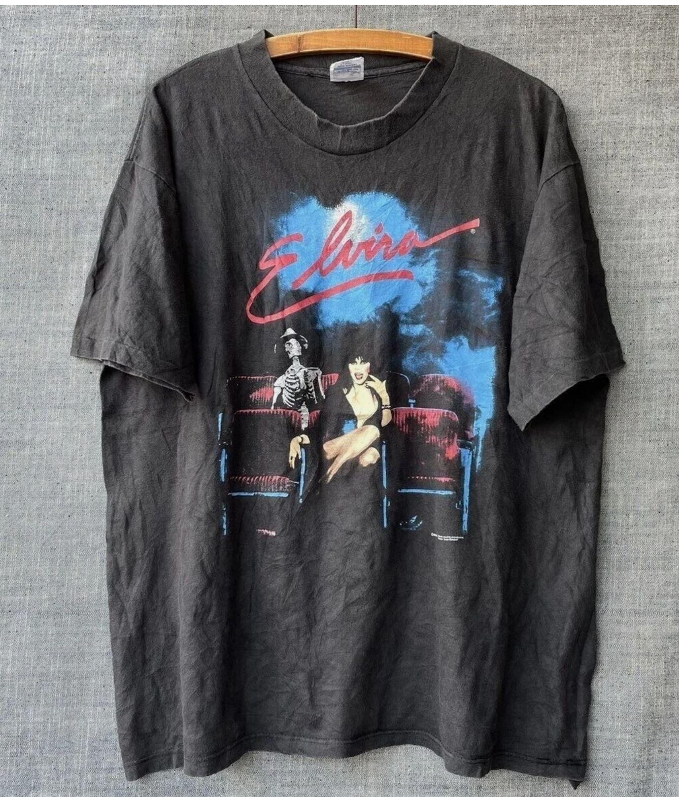 1985 Elvira Mistress of the Dark Movie Black Unisex T-shirt Reprint Unisex T-Shirt XL