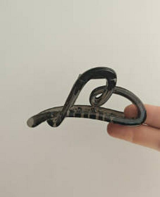 Niche High-Quality Hollow Heart Hair Claw for Women - Large 2025 Shark Bun Clip