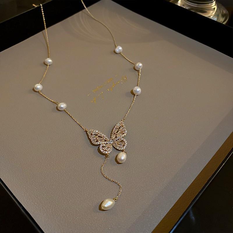 Butterfly Irregular Pearl Necklace Medieval Vintage Temperament Collarbone Chain Versatile High-end Jewelry Women