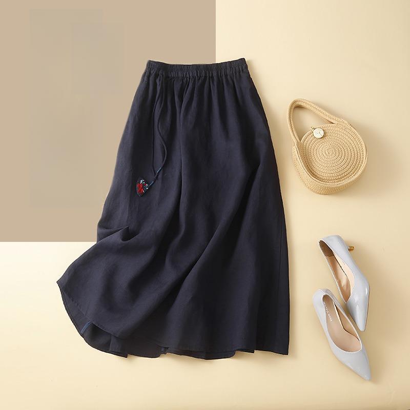 The New Literary Lazy Skirt In Summer Is An A-line Midi Skirt