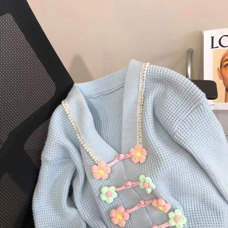 Sweet Three-dimensional Flower Button Sweater for Women's Spring Wear Lazy Style Loose Knit Cardigan
