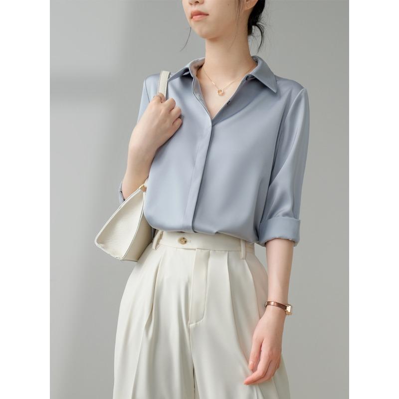 Leichtes, reifes, windiges, weißes Satinhemd für Damen, langärmelig, Frühling und Herbst, neues, vielseitiges, faltenfreies, drapiertes Pendlerhemd