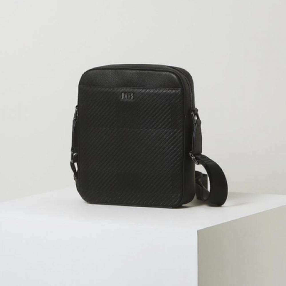 

Daks Black Check Pattern Leather Shoulder Bag Dbba3f309bk Single option