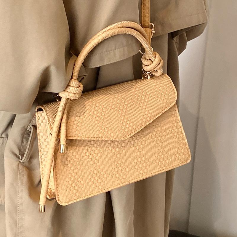 Niche Bag Autumn and Winter New Fashion Crossbody Bag for Women Ins Hand-woven One-shoulder Handbag