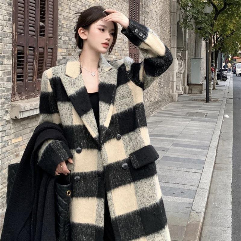 Korean Retro Plaid Woolen Coat for Women - High-End, Thickened, Medium-Length, Autumn/Winter Collection