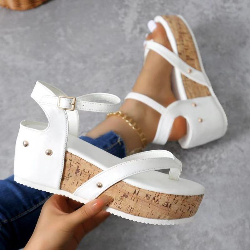 Stil Übersee Damen Übergröße Zehensandalen mit dekorativen Nägeln, Sommer Europäisch und Amerikanisch Keilabsatz, Dicke Sohle