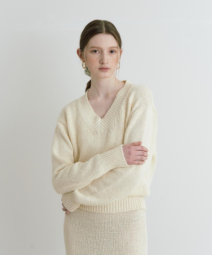 ADAUL Snug Daily V-Neck Knit - Cream