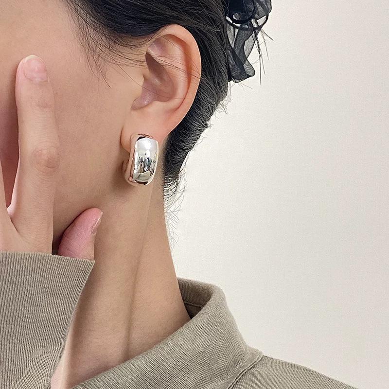 Retro Geometric Simple Temperament C-Shaped Smooth Circle S925 Silver Needle Stud Earrings Niche Light Luxury Fashion Earrings