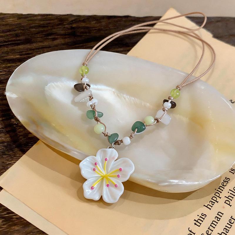 Haruno Sakura Brown Tone Pendant Necklace: Light Luxury Clavicle Chain for Women