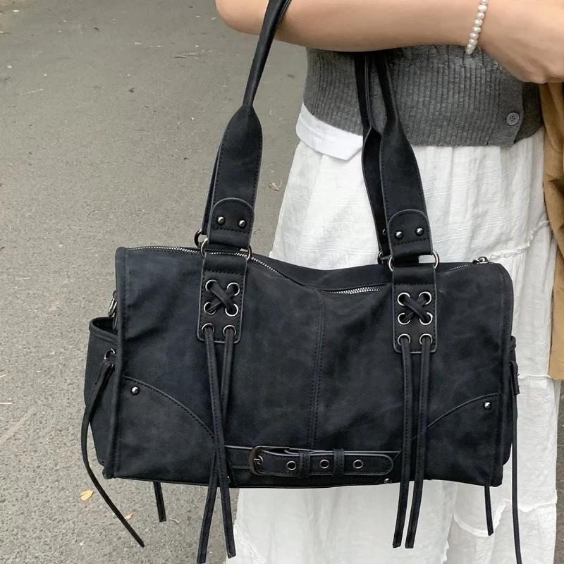 Bolsa de Mão Retrô para Motocicleta Estilosa com Franjas Bolsa Almofada Macia Grande Capacidade Bolsa de Ombro Designer de Nicho Bolsa de Axila