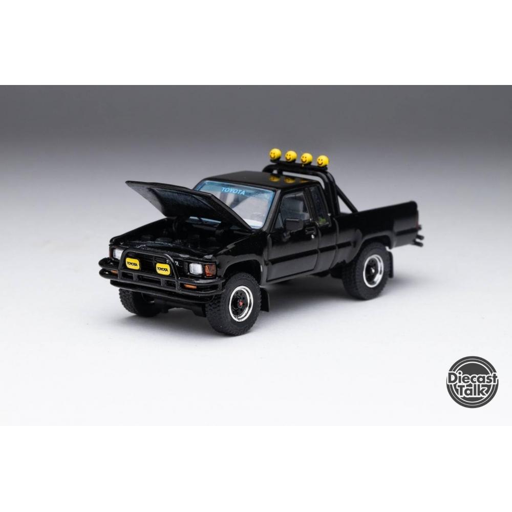 Продукция Gaincorp Diecasttalk x BoostGear Custom Product 164 Toyota 1985 Hilux 4x4 SR5 — фото 5