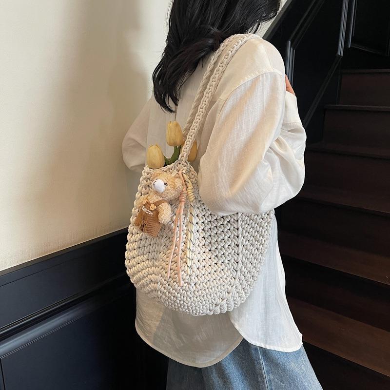 Popular niche design knitted bag new versatile shoulder bag leisure vacation tote bag