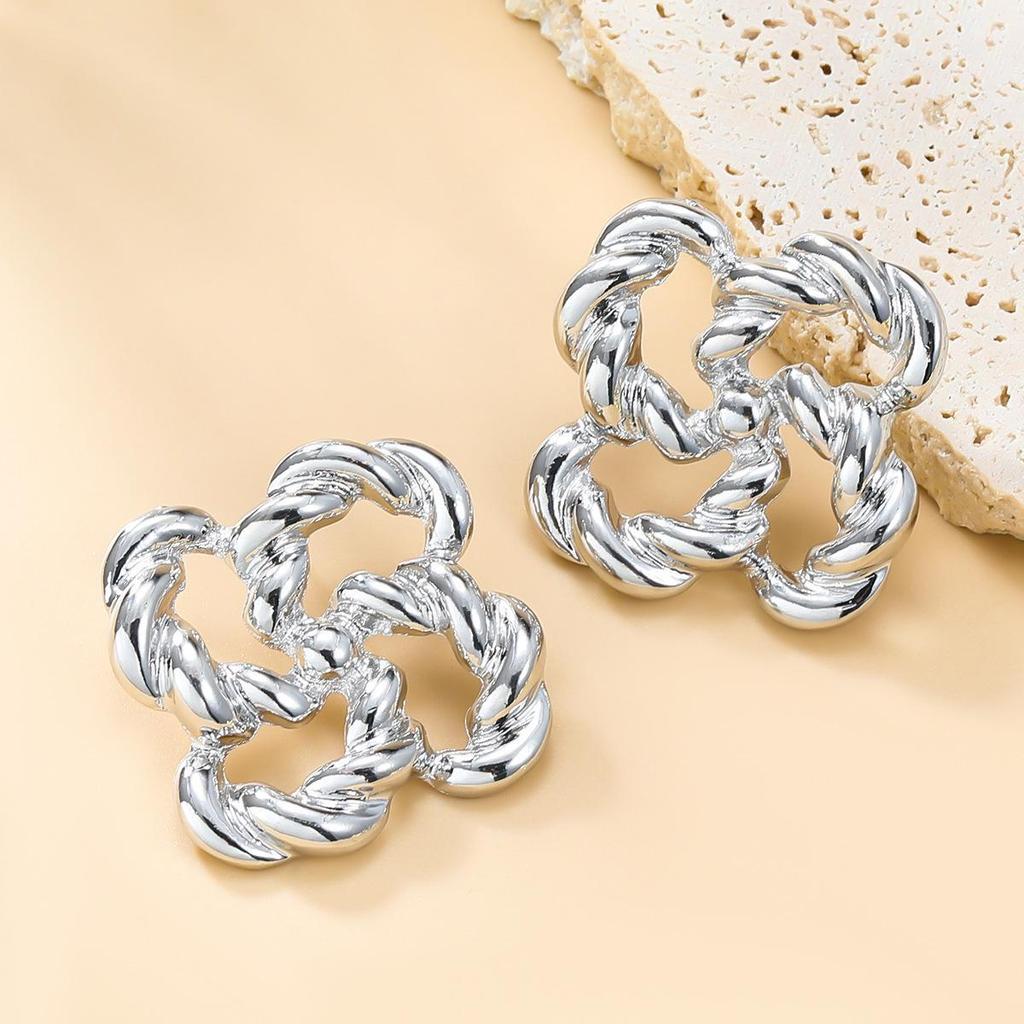 European and American Style Twisted Alloy Flower Earrings - Women's Fashion Jewelry