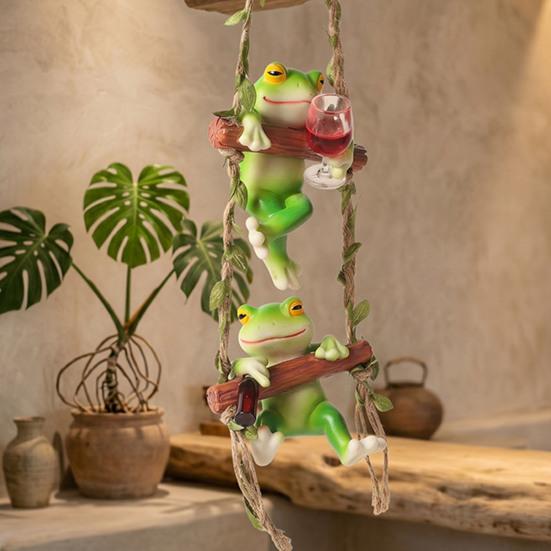 Frog on A Swing Ornament Compact Resin with Hemp Rope Hanging Decor Relaxing Garden Table Decorations for Indoor Outdoor