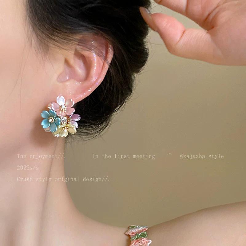 Silver Needle Retro French Flower Earrings Women's High Sense Niche Temperament Pearl Stud Earrings Ins Style Earrings