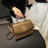 Women's Bag Simple Texture Butterfly Messenger Bag Solid Color Shoulder Bag Niche Versatile Handbag Small Square Bag
