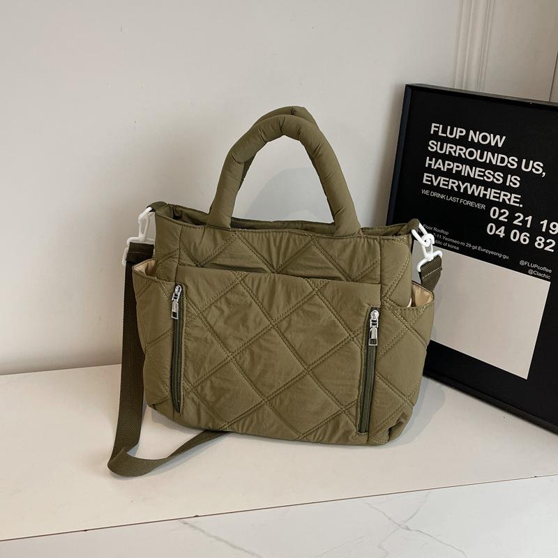 

Autumn and winter commuting large-capacity tote bag for students in class shoulder bag Korean version cotton clothes messenger bag soft waxy handbag зелений