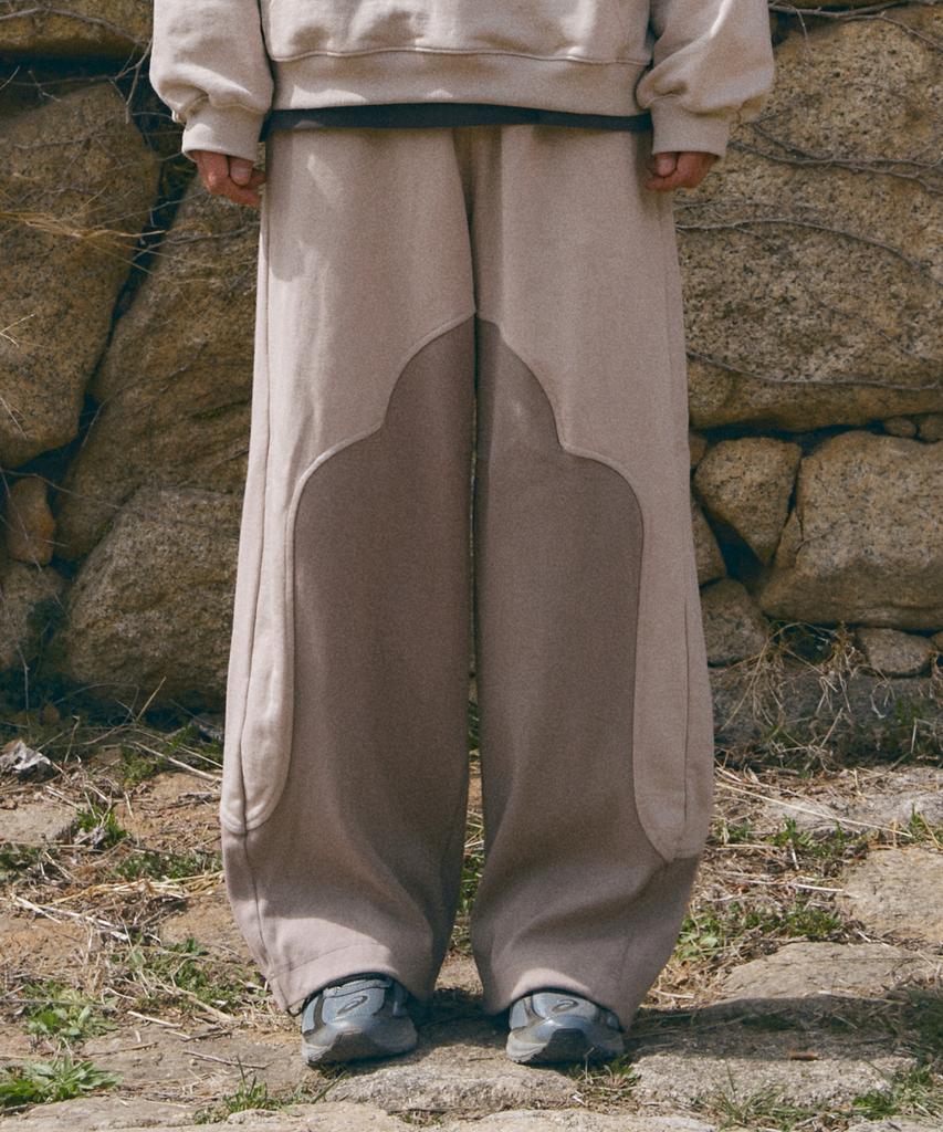 ROYALBLOOD Unyu Oriental Cut Sweatpants (Sand)