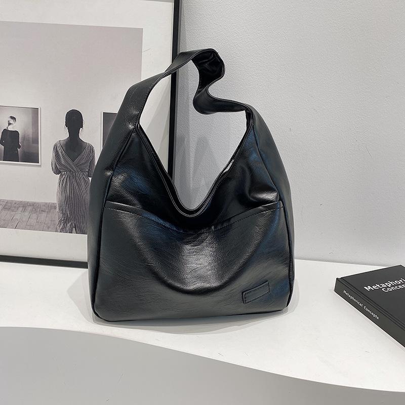 

2024 новый нишевый дизайн, иностранный и красивый, ретро-сумка большой вместимости, женская персонализированная сумка через плечо для поездок на работу и обратно чёрный