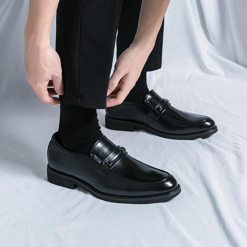 Large size leather shoes men's new versatile fashion British soft sole men's one-pedal business dress groom wedding shoes