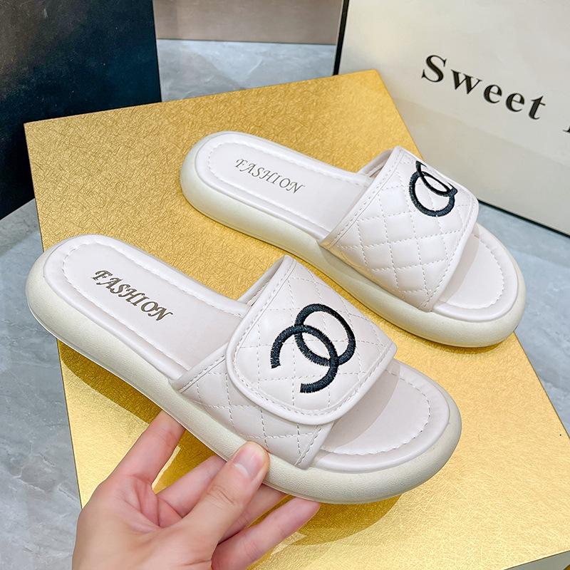 

Round head muffin bottom one-character slippers women s summer new fashion outer sandals 35 бежевый