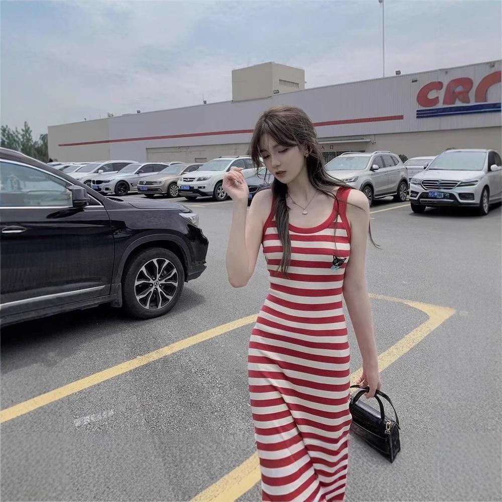 

Korean-Style Red Striped Embroidered Over-the-Knee Dress for Women - Spring & Summer Age-Reducing Round Neck Suspender Design One Size [Recommended Weight: Up to 125 lbs]