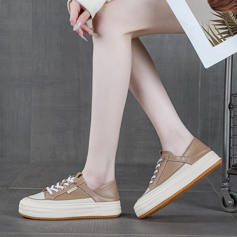 Retro dicksohlige Leder-Board-Schuhe mit zwei Tragevarianten für Damen, Frühjahrsneu, vielseitig und bequem, lässige kleine weiße Schuhe mit weicher Sohle