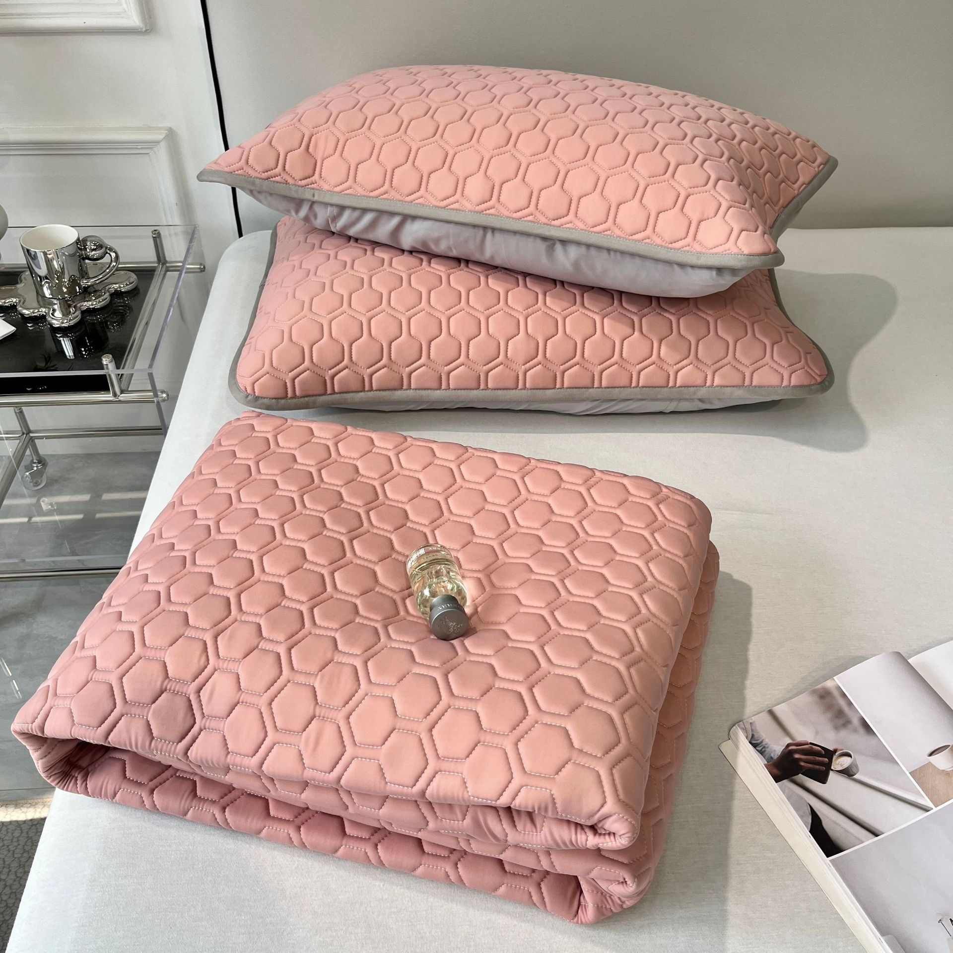 

Летний высококачественный латексный прохладный матрас, комплект из трех предметов, ледяной шелк, летний прохладный матрас, простыня на подкладке, моющийся мягкий матрас с кондиционером, летний 120cm*200cm