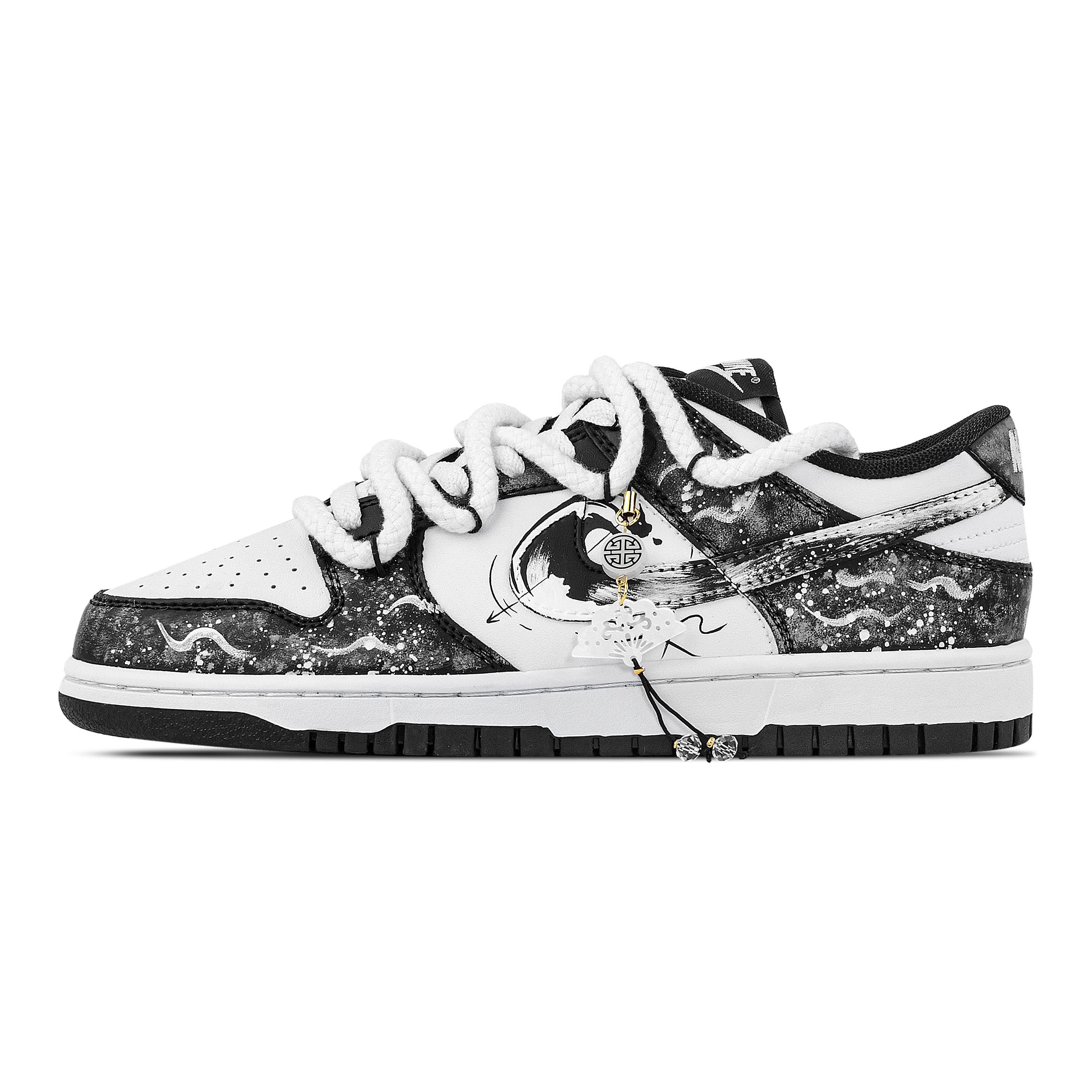 

Nike Dunk Dragon s Eye Looking Back Abrasion Resistant Low top Skateboard Shoes Unisex Black White DD1391-100(Team773-) 37.5