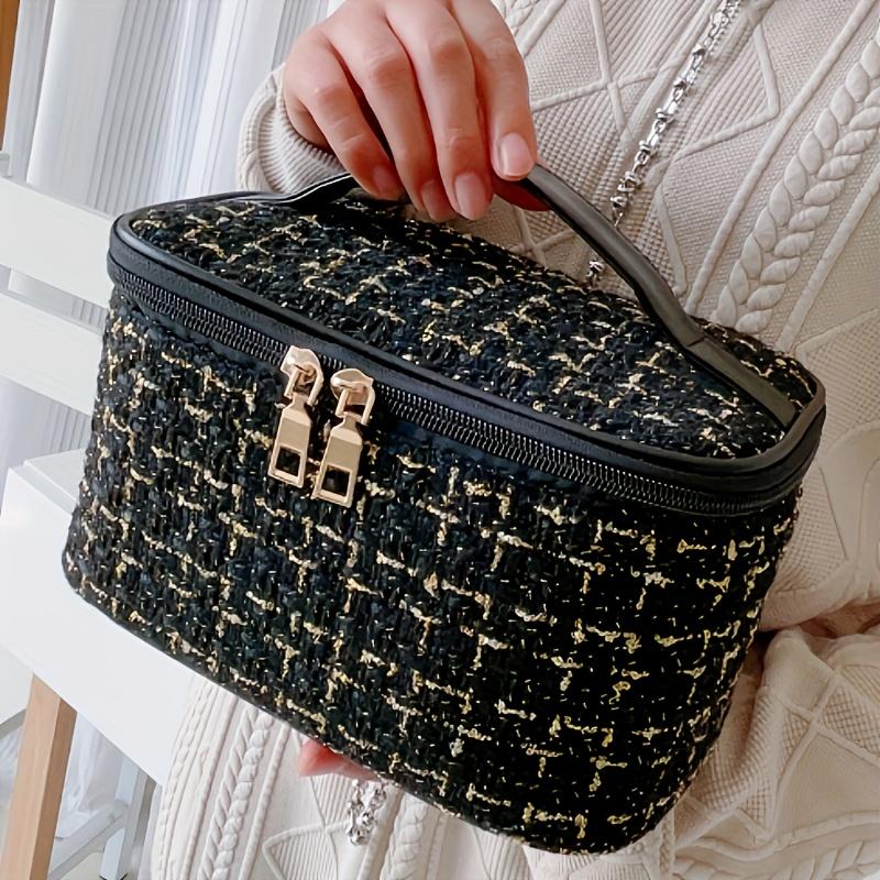 [Stylish Makeup Bag] Large Plaid Makeup Bag | Multi-Functional Travel Organizer with Rayon Lining, Polyester Material,Perfect Gift for Girlfriend,Wife