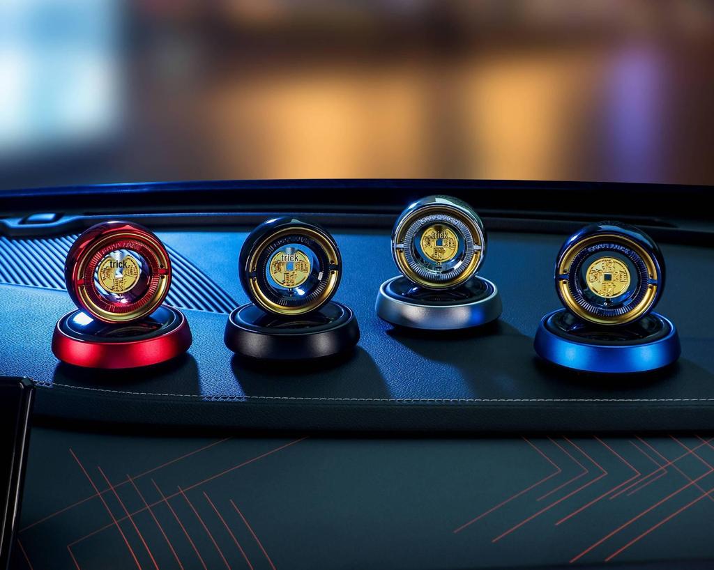 Solar Gold Coin Rotating Car Air Freshener: Long-Lasting Light Fragrance & Odor Removal Ornament