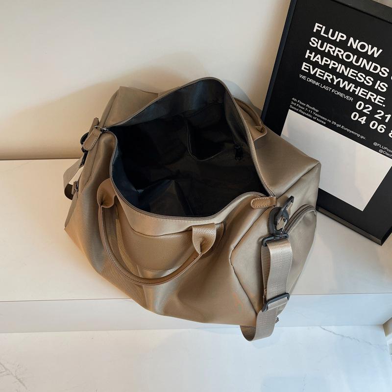 Travel bag Large capacity Korean version fitness bag Business accommodation Light luggage bag Independent shoe compartment Water-proof shoulder bag