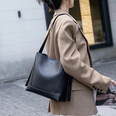 Bucket Bag for Women Large Capacity Genuine Leather Bag 2025 New Model Single Shoulder Crossbody Bag Versatile Commuter Tote High-end Niche