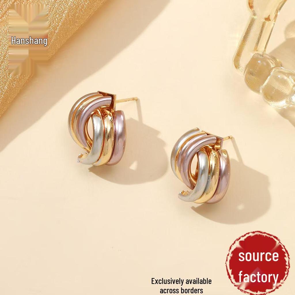 Twisted Metal Design Trend Earrings: Minimalist Cold Style
