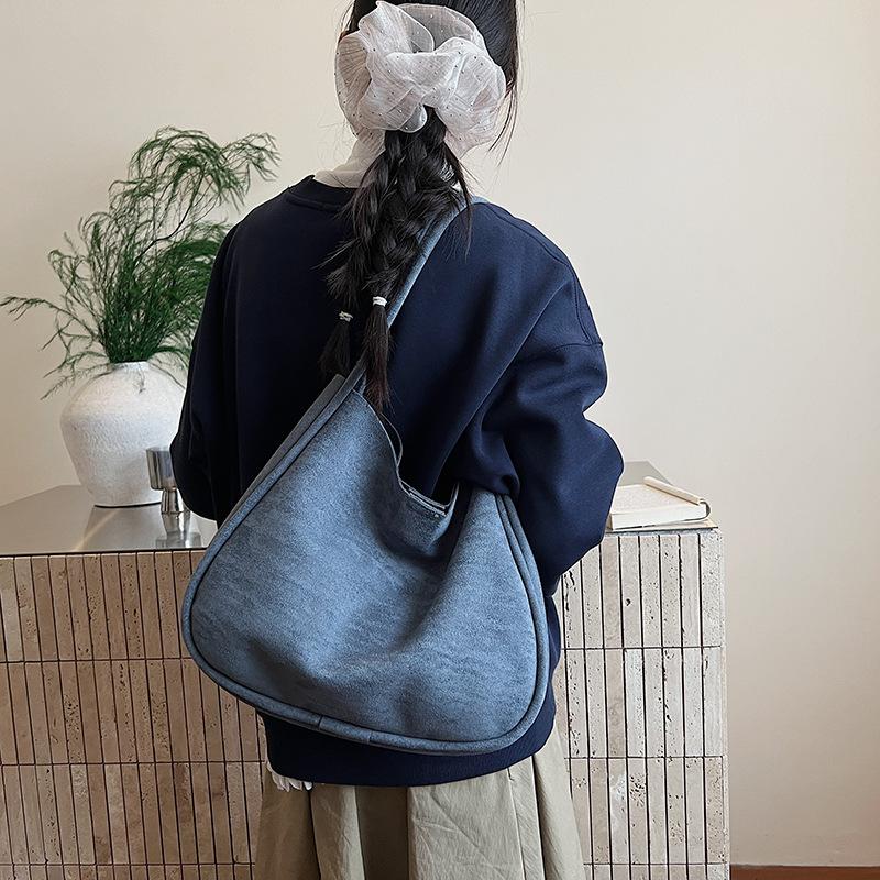 Large Capacity Tote Bag Women's 2025 Autumn New Lazy Style Shoulder Bag Handbag Versatile Underarm Bag