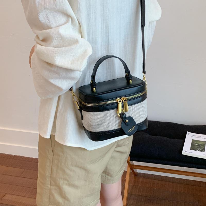 

Portable box small square bag women s new retro contrasting color versatile shoulder messenger bag чёрный