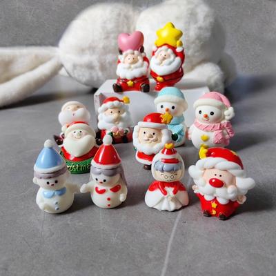 2 Stück Weihnachtsmann Schneemann Zuhause Weihnachtsdekoration Kunstharzhandwerk Miniaturfigur Winzige Bonsai Mikrolandschaft Märchengartendekor