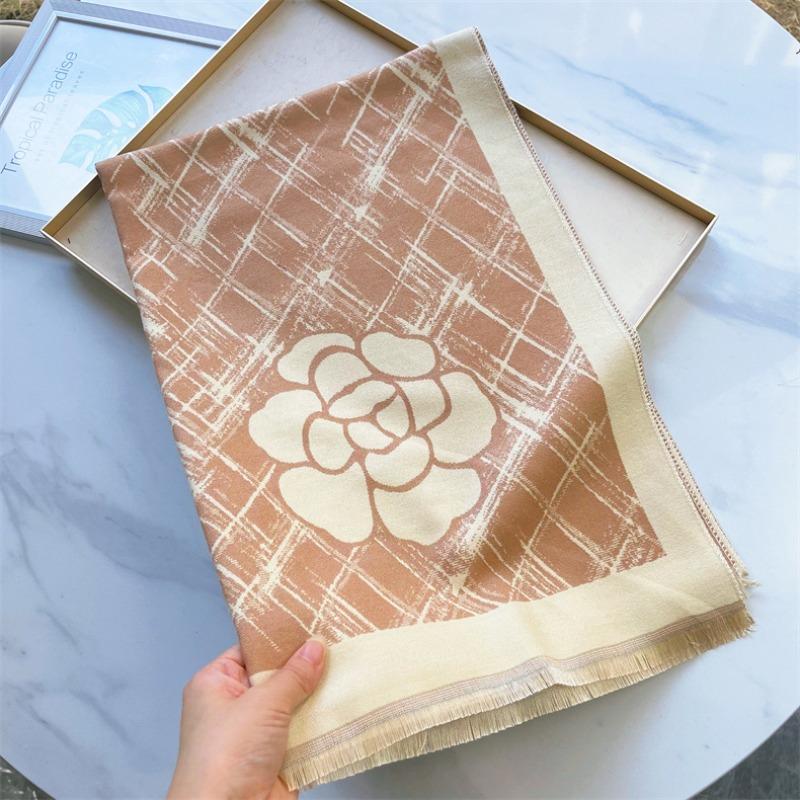 

Cute and cute girl imitation cashmere scarf for women s high-end pink camellia thickened double-sided scarf shawl 180x65cm хаки