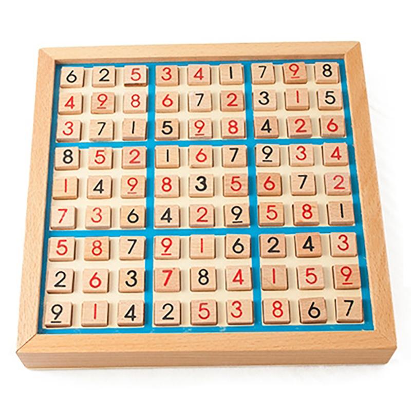 Dřevěná hra sudoku se čtyřmi šesti devíti mřížkami, šachová hádanka, logické myšlení dospělých, výzva pro inteligence pro stolní počítače