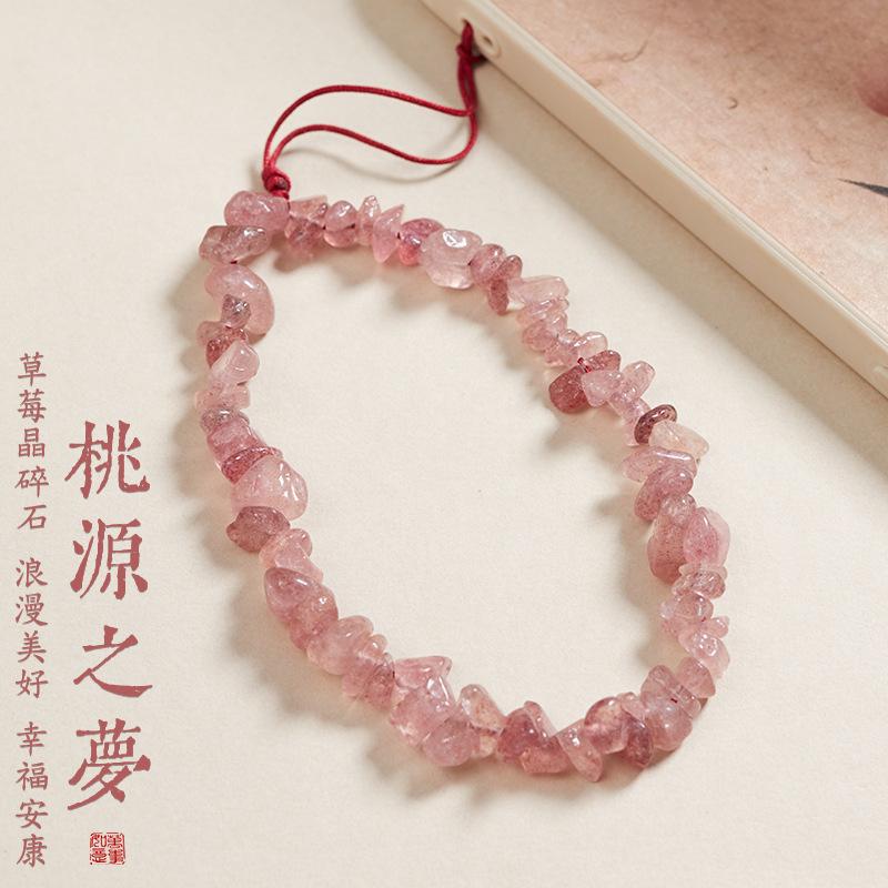 Strawberry crystal gravel phone chain, cute and anti-lost short wrist strap for girls, high-end crystal phone lanyard
