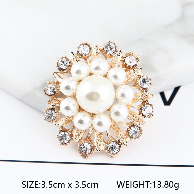 Spilla Corona di Perle e Strass di Cristallo Coreano - Spilla Versatile per Sciarpe da Donna con Spedizione Gratuita