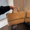 Commuting Single-shoulder Bag, Casual Large-capacity Bag, Niche Design and Fashionable Tote Bag