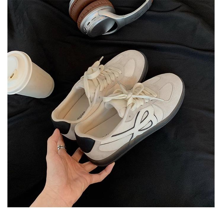 Grape mother leather sports little white shoes retro breathable round head lace-up thick sole heightening lightweight German training board shoes w