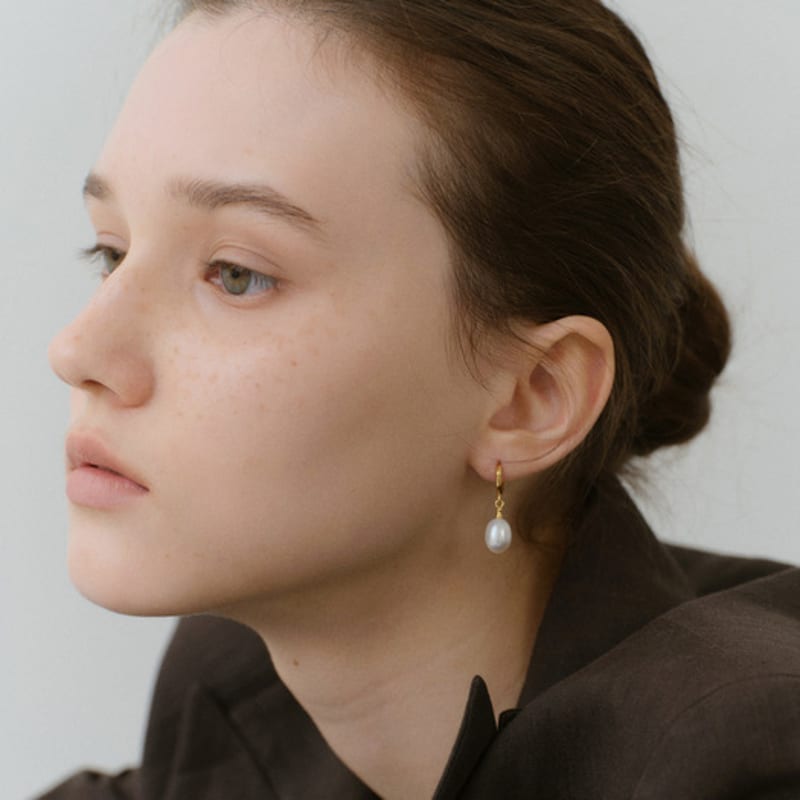 

NORMALLEE [Silver 925] Hang Pearl One-touch Earrings Silver