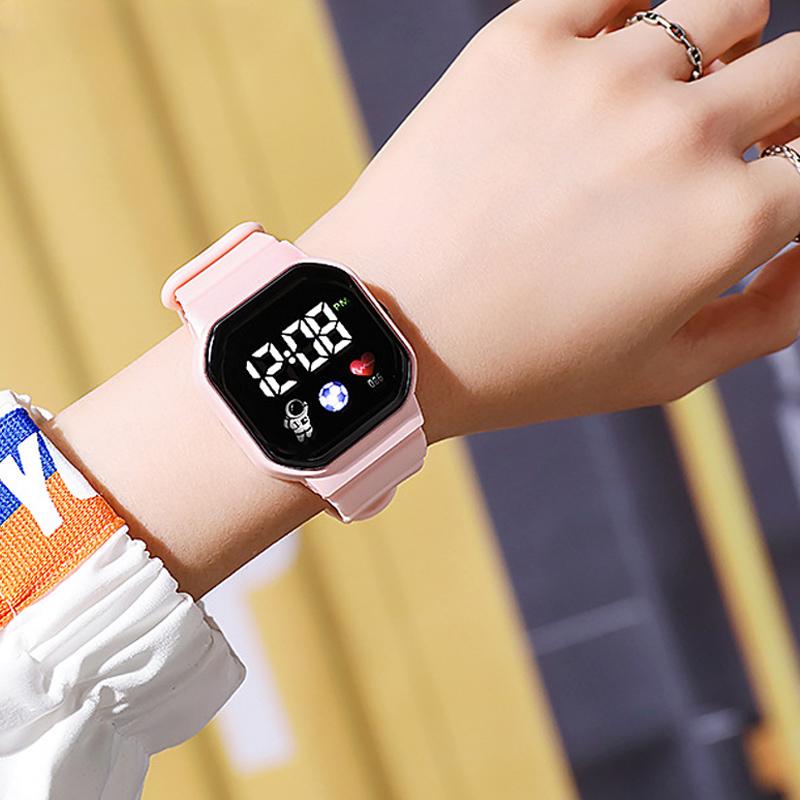 Dětské hodinky Sportovní LED digitální hodinky Fotbal Silikonový řemínek Vodotěsné elektronické náramkové hodinky pro děti Chlapci Dívky Dárky