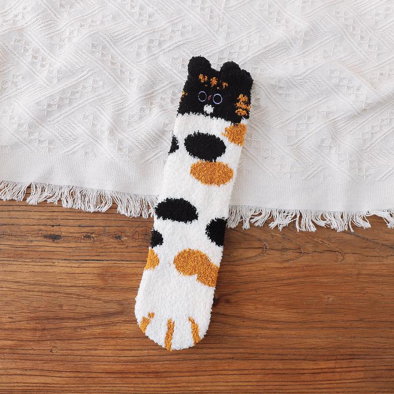 Women's Coral Velvet Cat Paw Socks, Thick Warm Winter Sleep, Cute Japanese Cartoon Embroidery, Long Tube Mid-Calf.