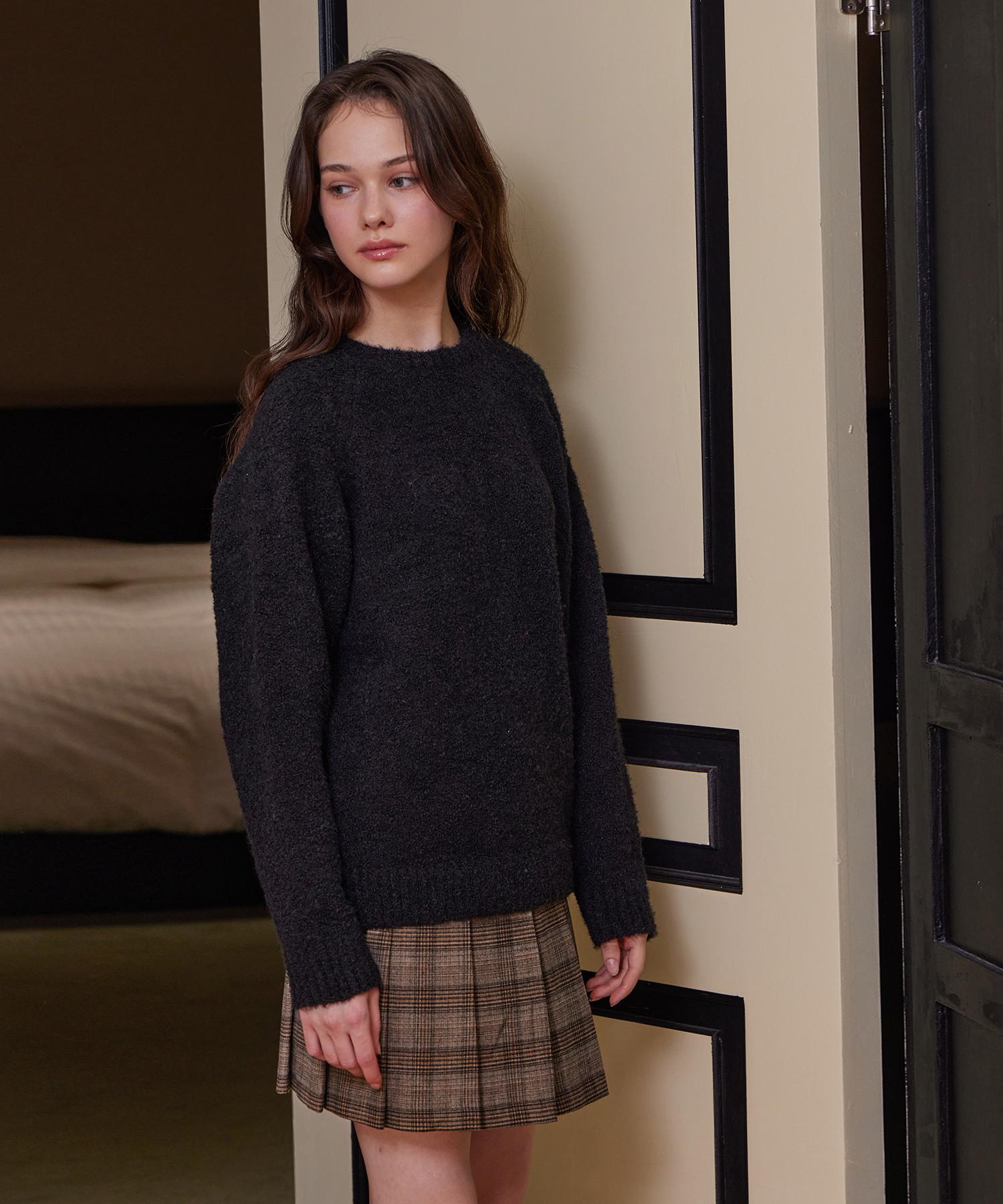 Belloel Classic Boucle Round Neck Knit Black Free